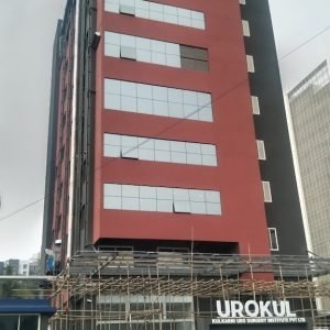 Exterior view of the hospital with Dr. Suhas Mondhe’s facility